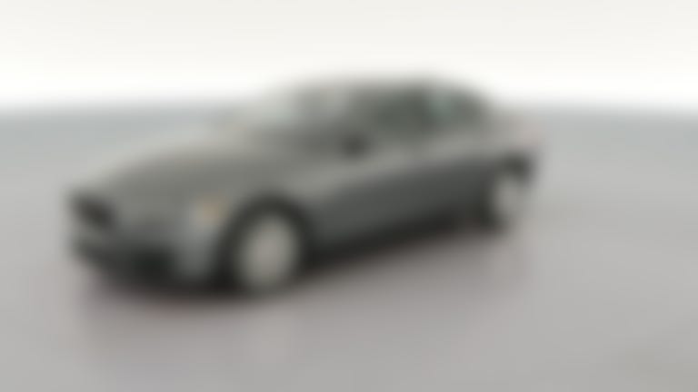 2018 Jaguar XE vehicle photo