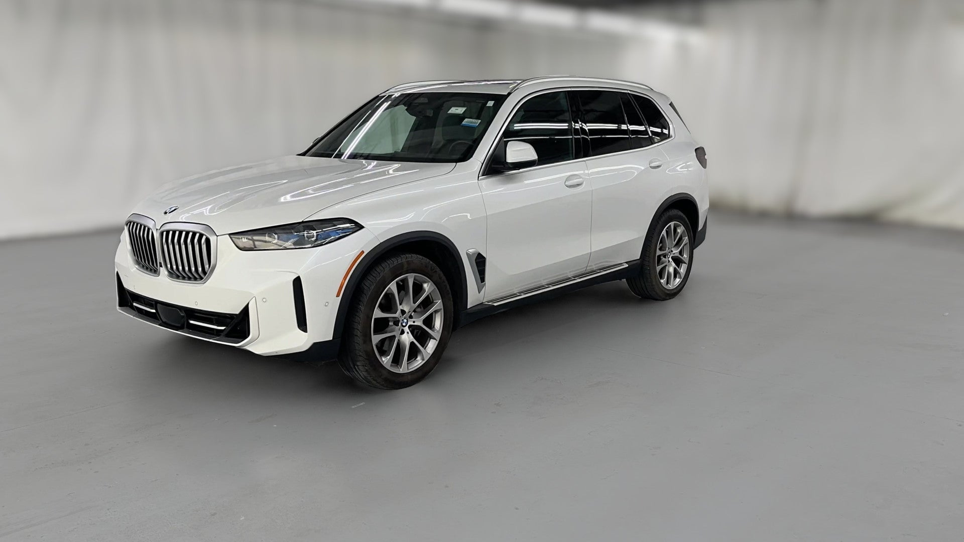 2024 BMW X5 vehicle photo