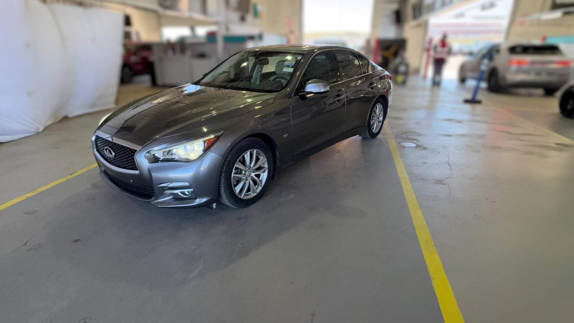 2015 INFINITI Q50 vehicle photo