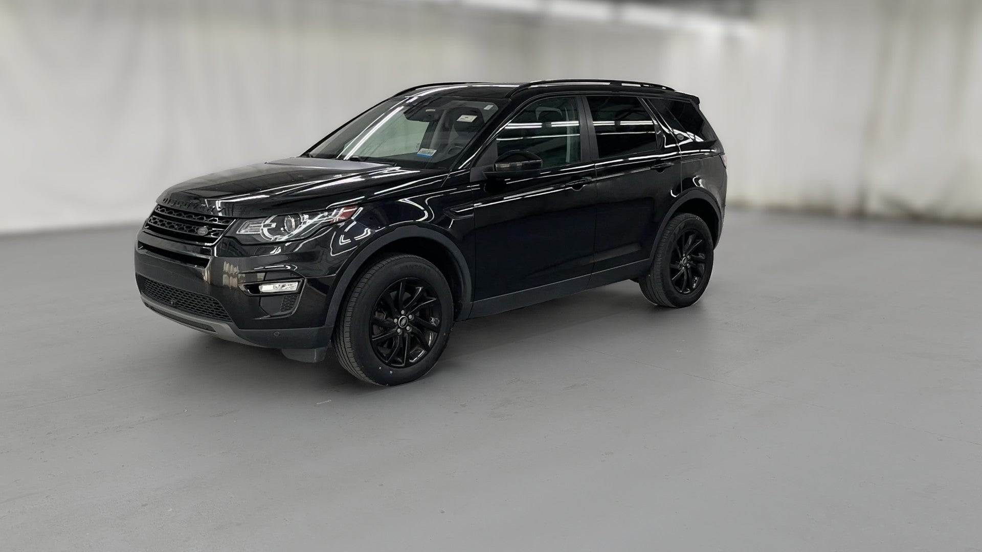 2017 Land Rover Discovery Sport vehicle photo
