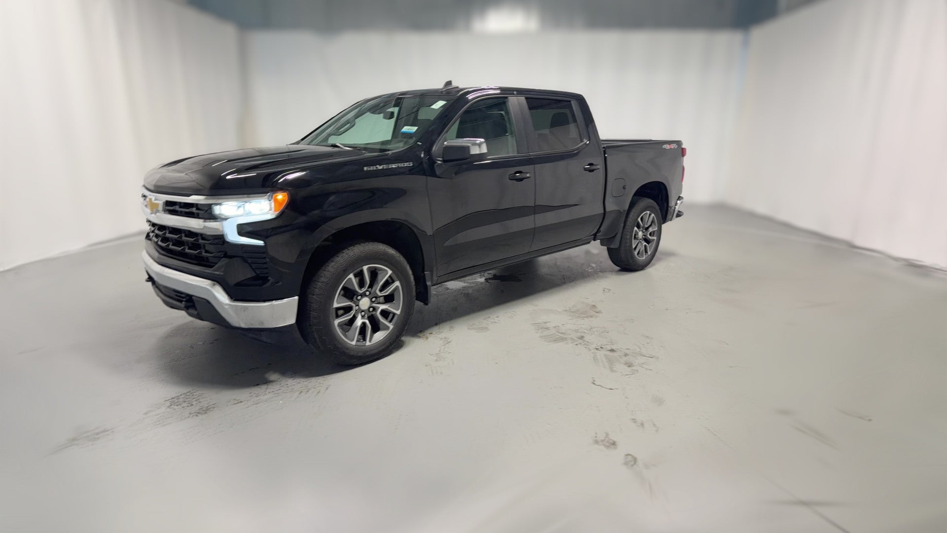 2023 Chevrolet Silverado 1500 Crew Cab vehicle photo