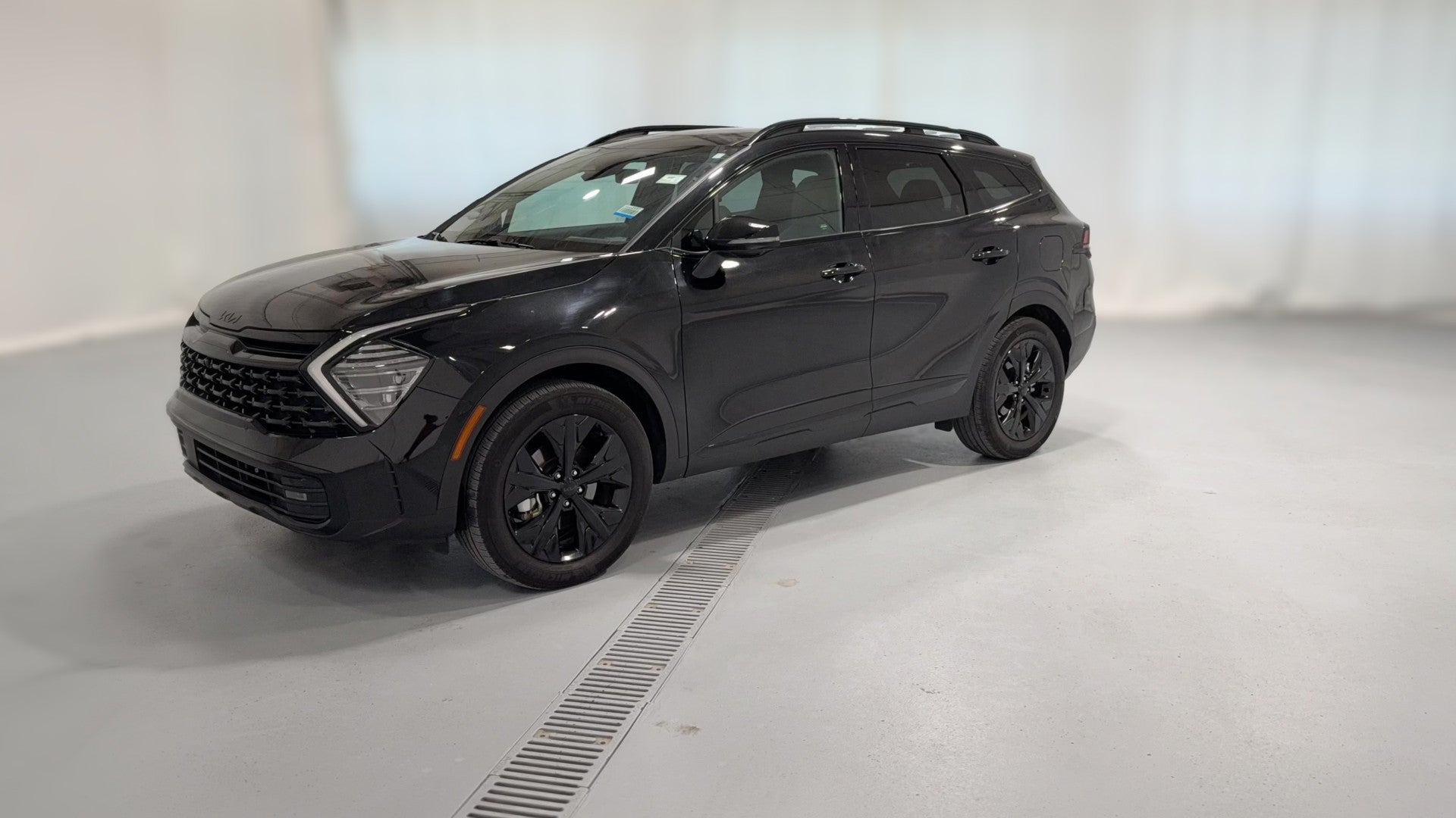 2025 Kia Sportage Plug-in Hybrid vehicle photo