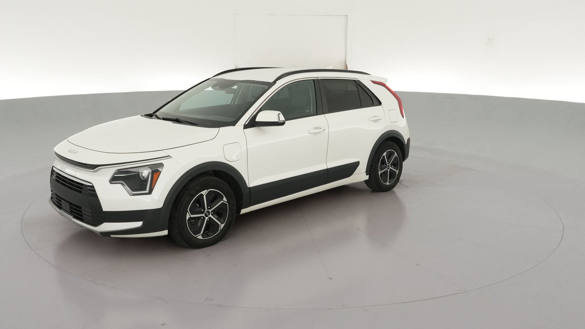 2023 Kia Niro Plug-in Hybrid vehicle photo