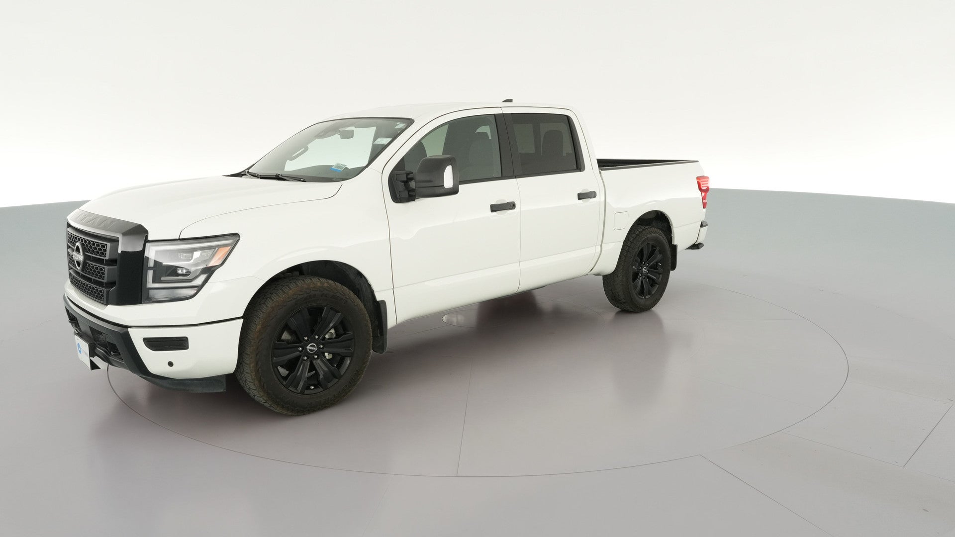 2023 Nissan Titan Crew Cab vehicle photo
