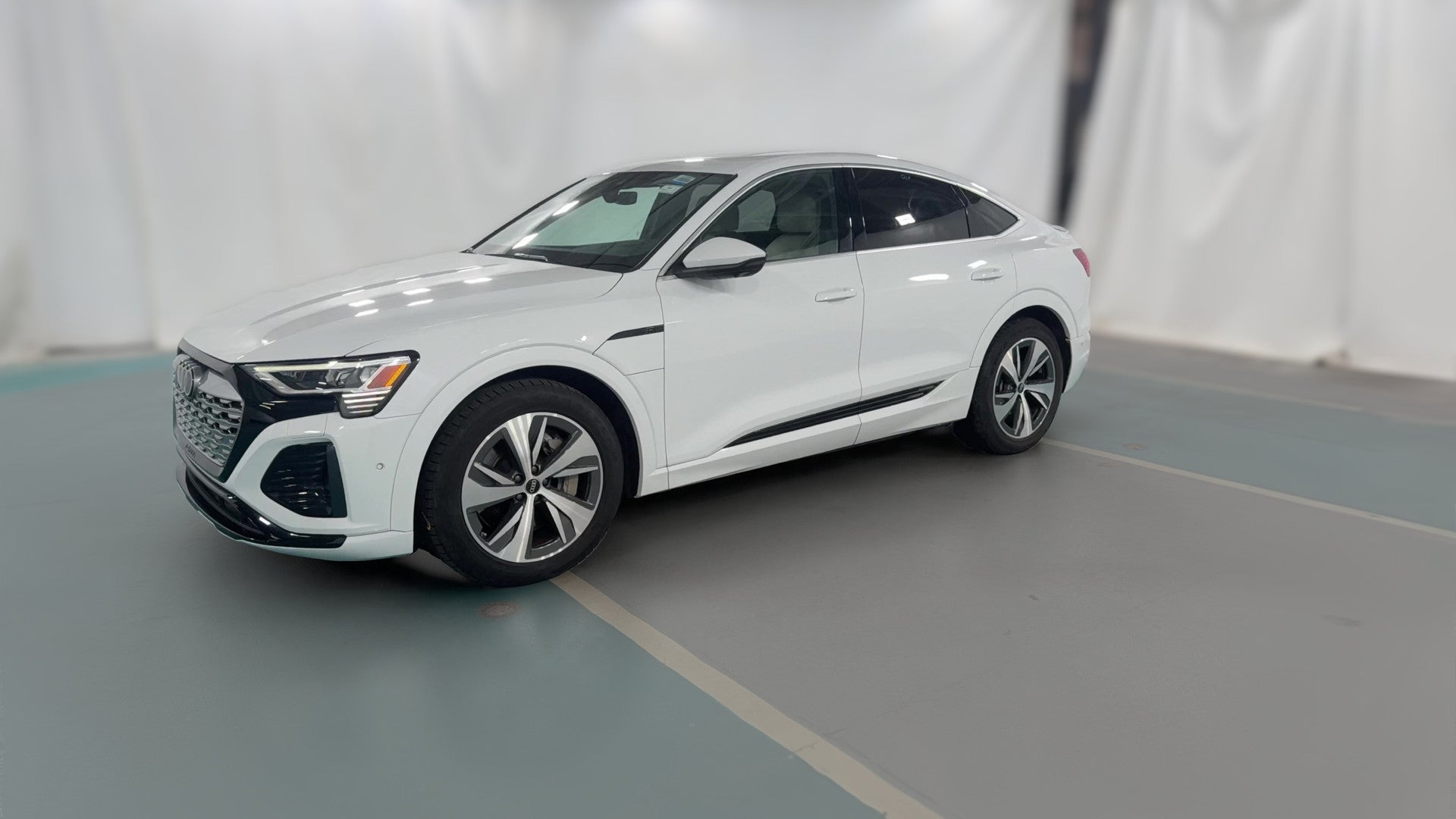2024 Audi Q8 Sportback e-tron vehicle photo