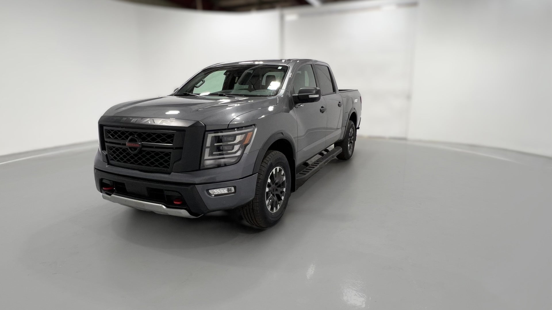 2021 Nissan Titan Crew Cab vehicle photo
