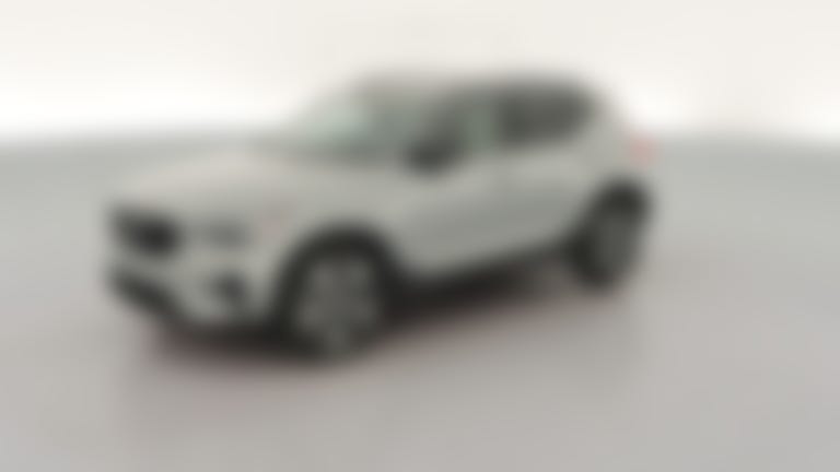 2026 Volvo XC40 vehicle photo