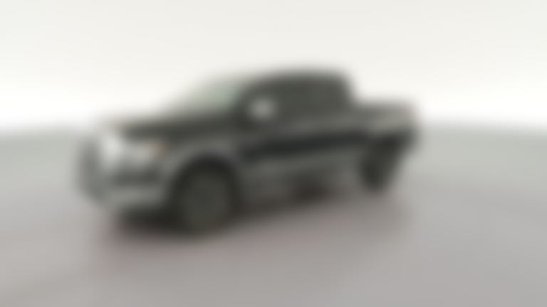 2023 Nissan Titan Crew Cab vehicle photo