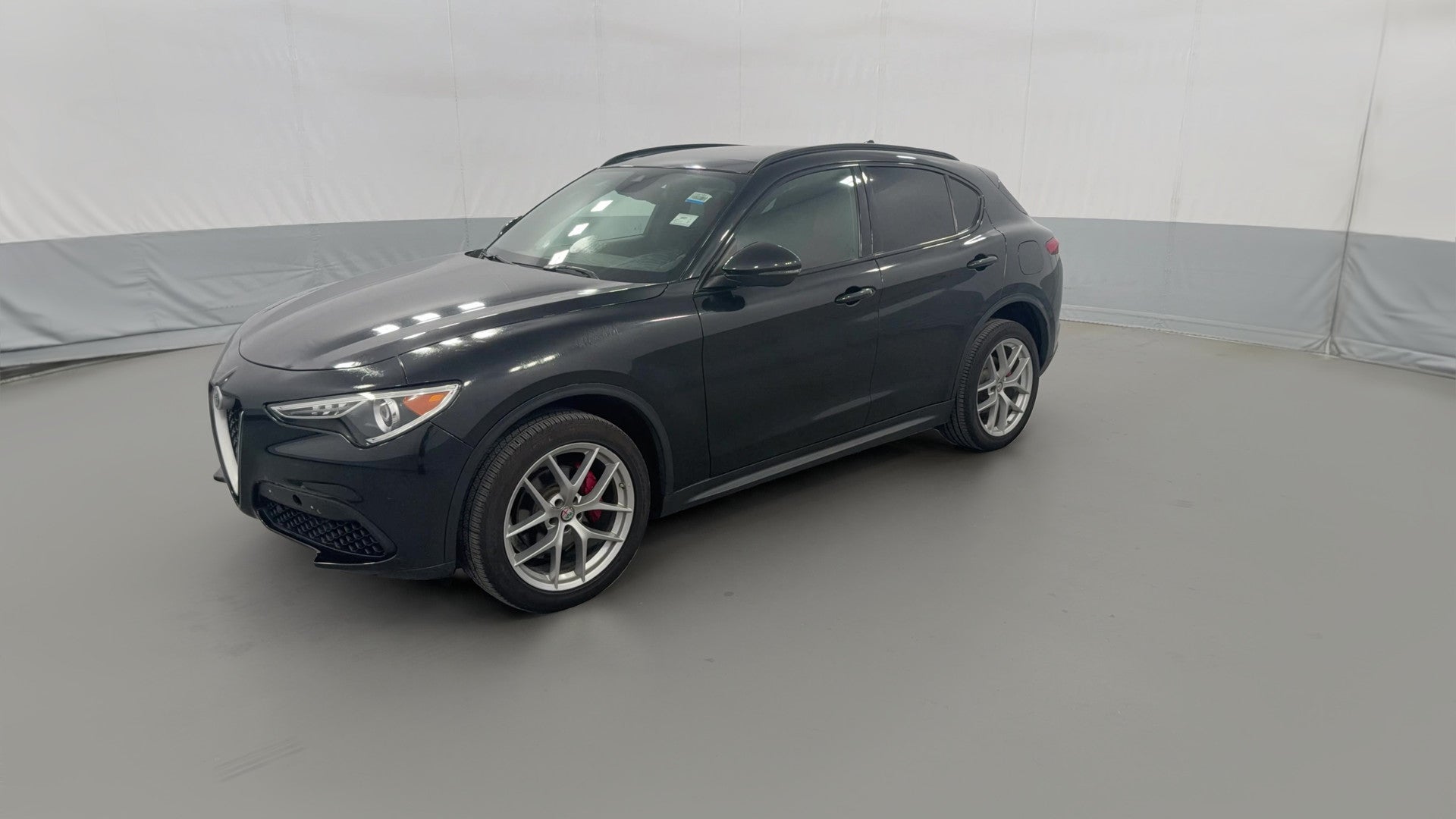 2018 Alfa Romeo Stelvio vehicle photo