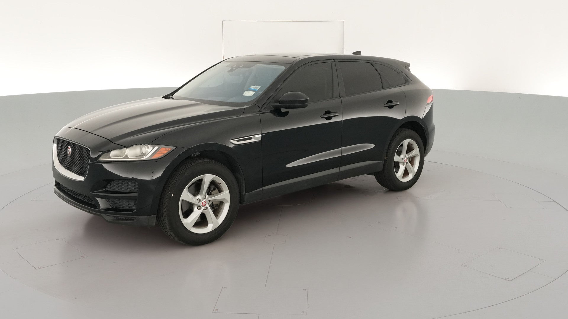 2018 Jaguar F-PACE vehicle photo