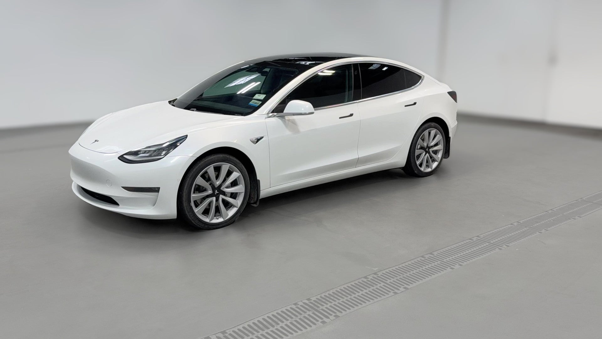 2020 Tesla Model 3 vehicle photo