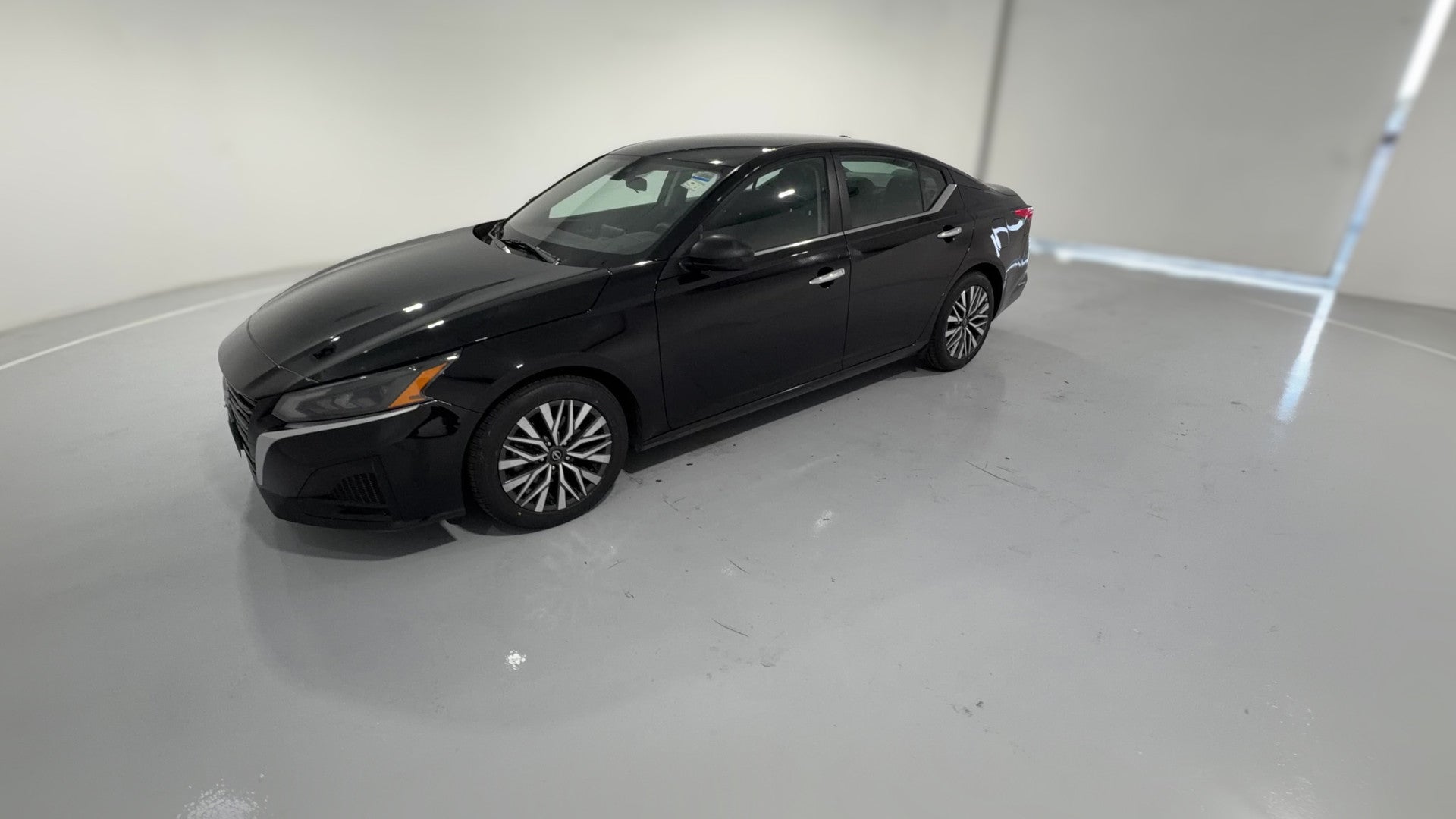 2025 Nissan Altima vehicle photo