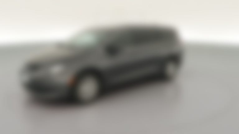 2020 Chrysler Voyager vehicle photo