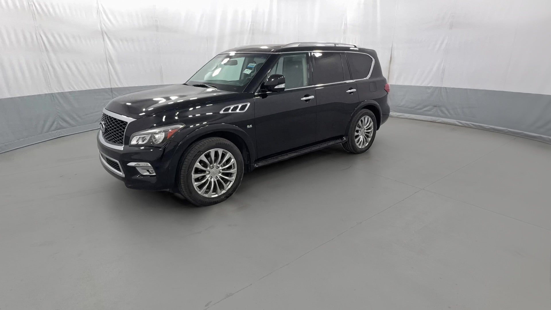 2017 INFINITI QX80 vehicle photo