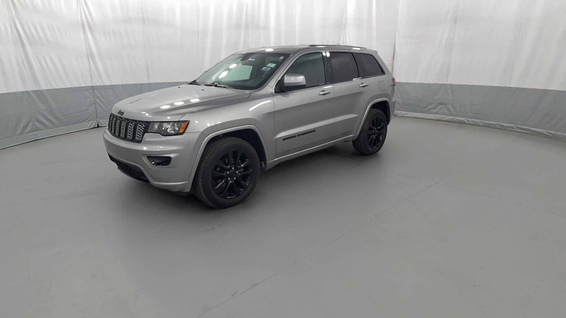 2019 Jeep Grand Cherokee vehicle photo
