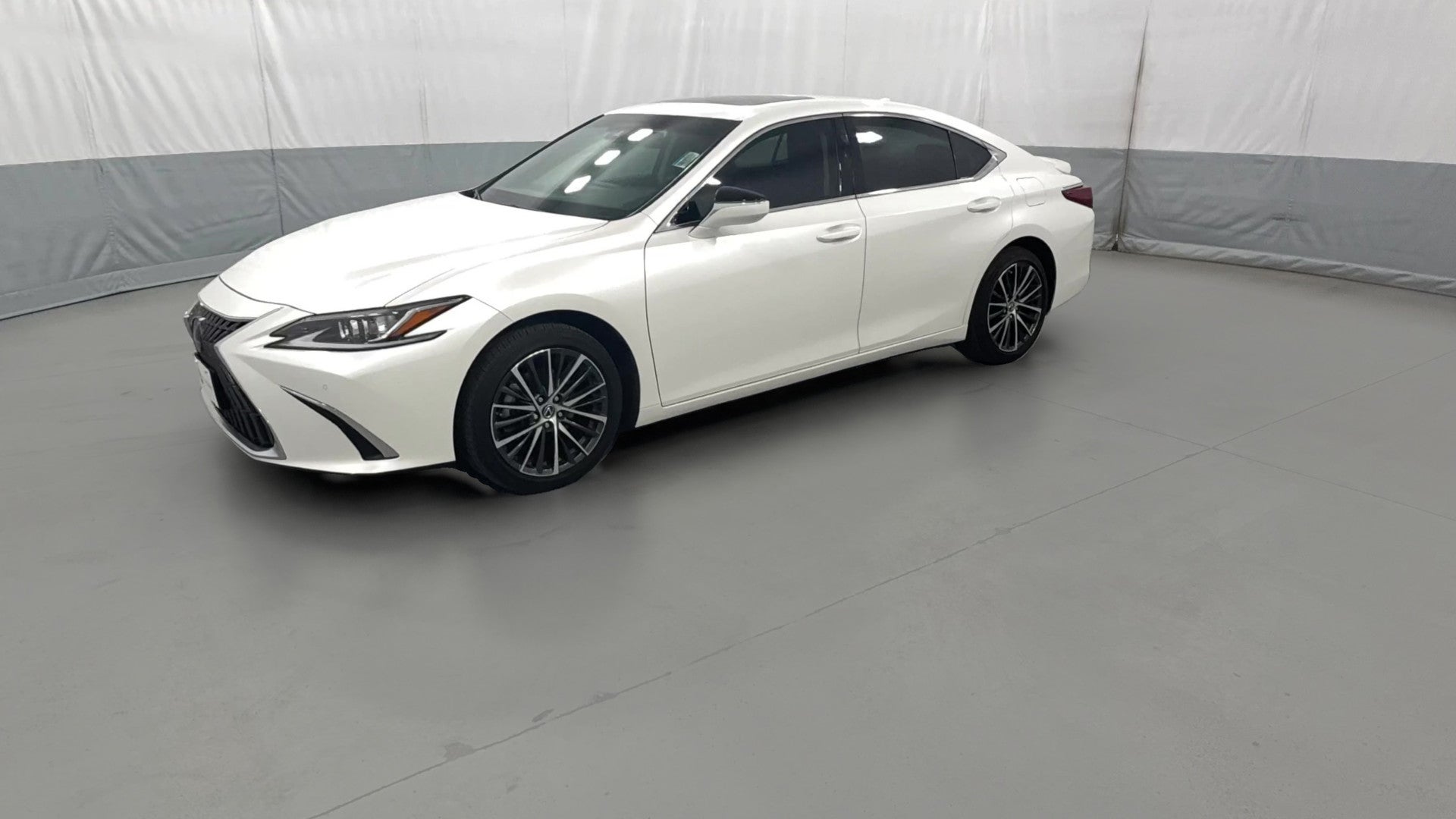 2022 Lexus ES vehicle photo
