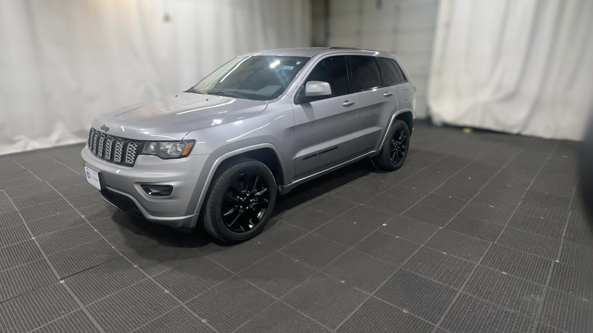 2020 Jeep Grand Cherokee vehicle photo