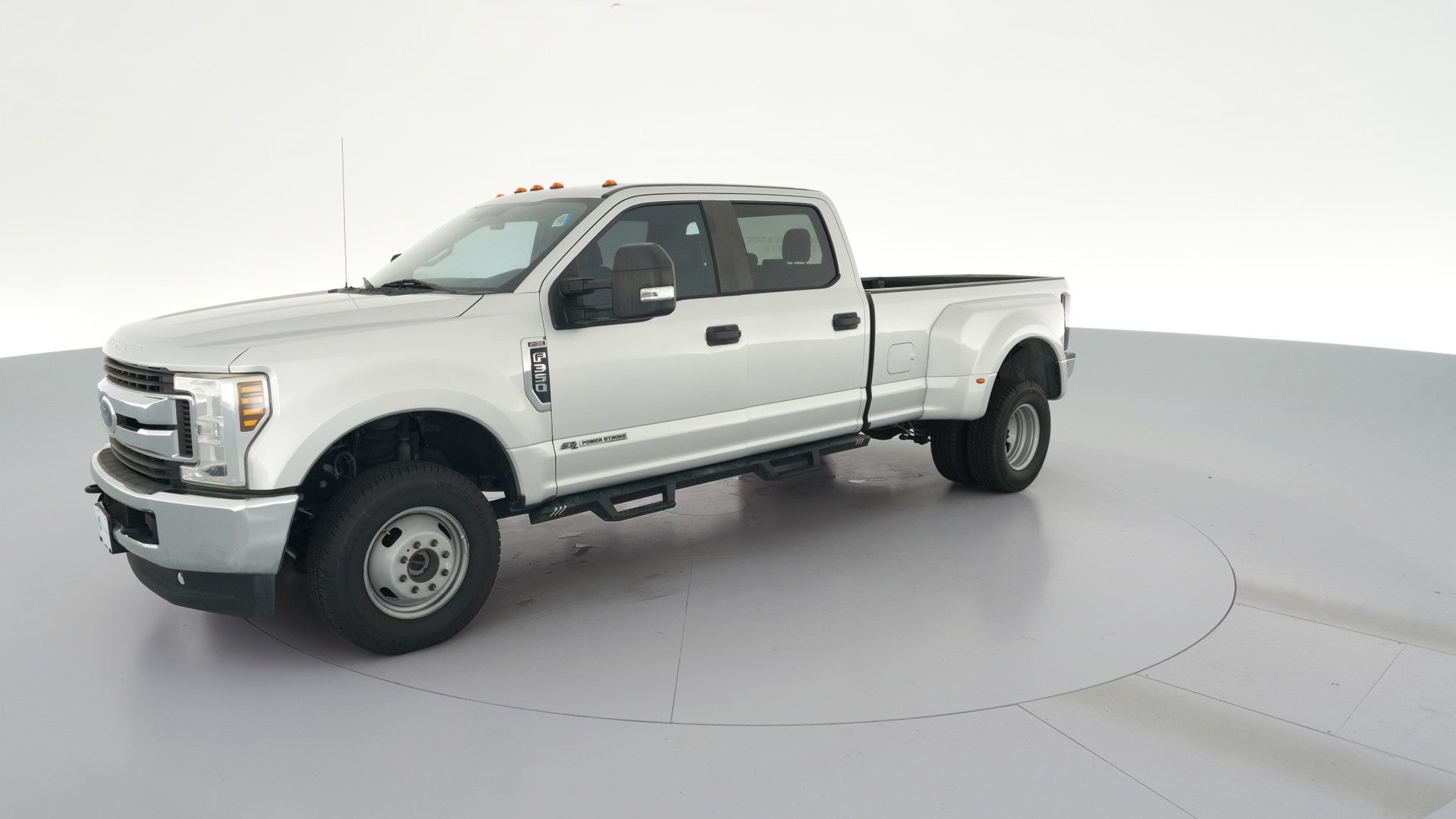 2019 Ford F350 Super Duty Crew Cab vehicle photo