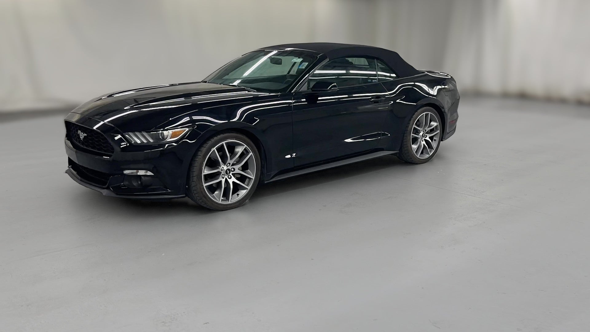 2016 Ford Mustang vehicle photo