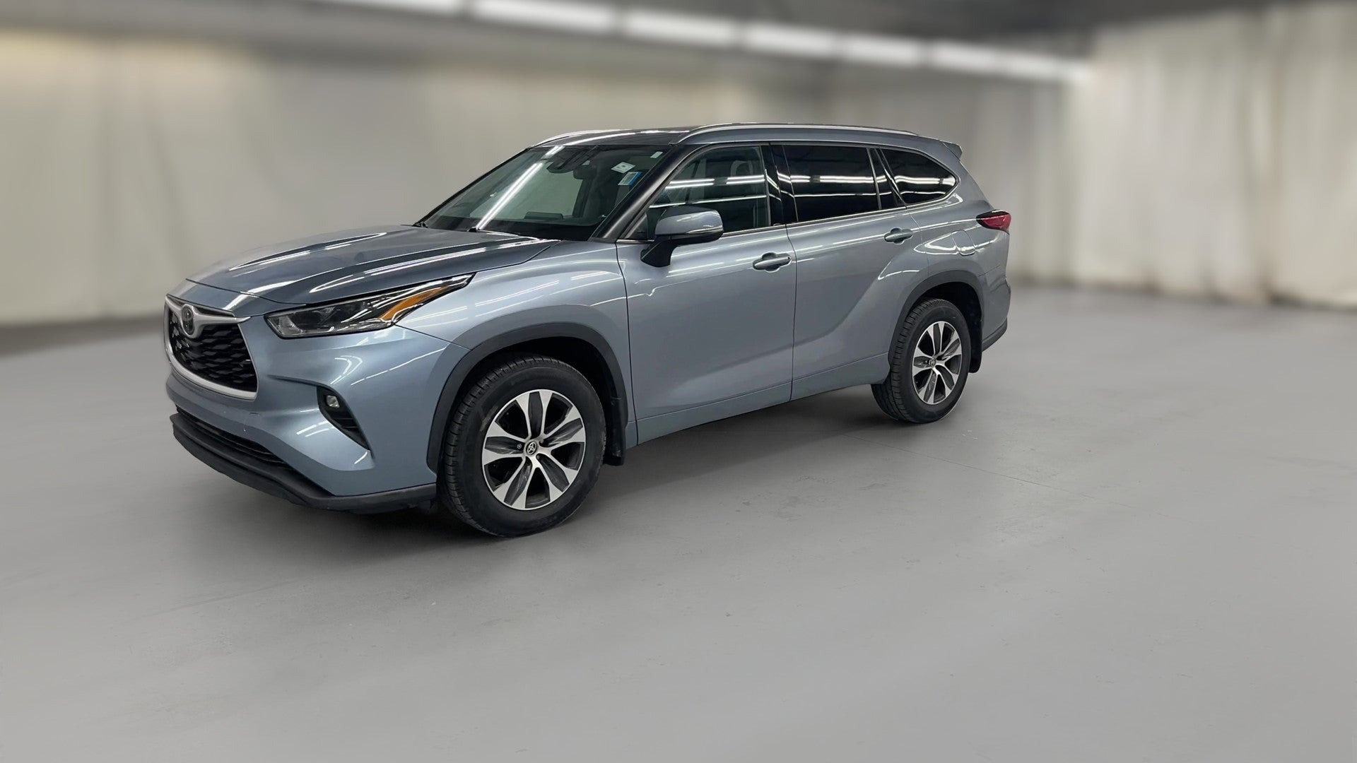 2021 Toyota Highlander vehicle photo