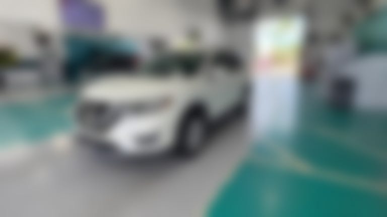 2017 Nissan Rogue vehicle photo