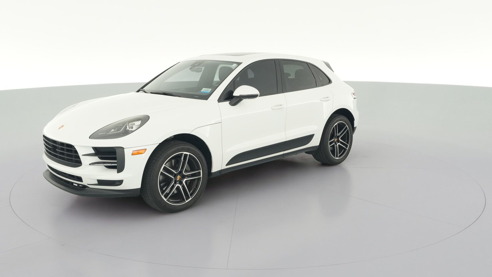2020 Porsche Macan vehicle photo