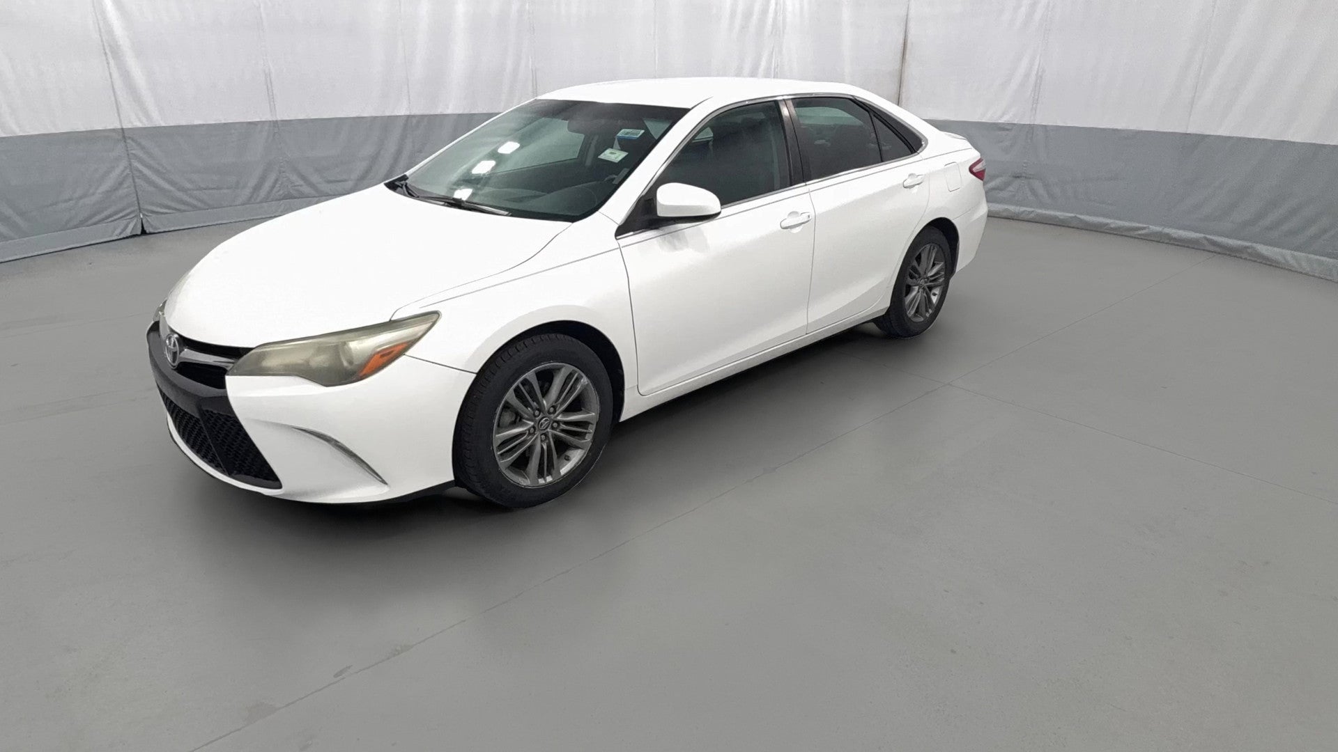 2016 Toyota Camry vehicle photo