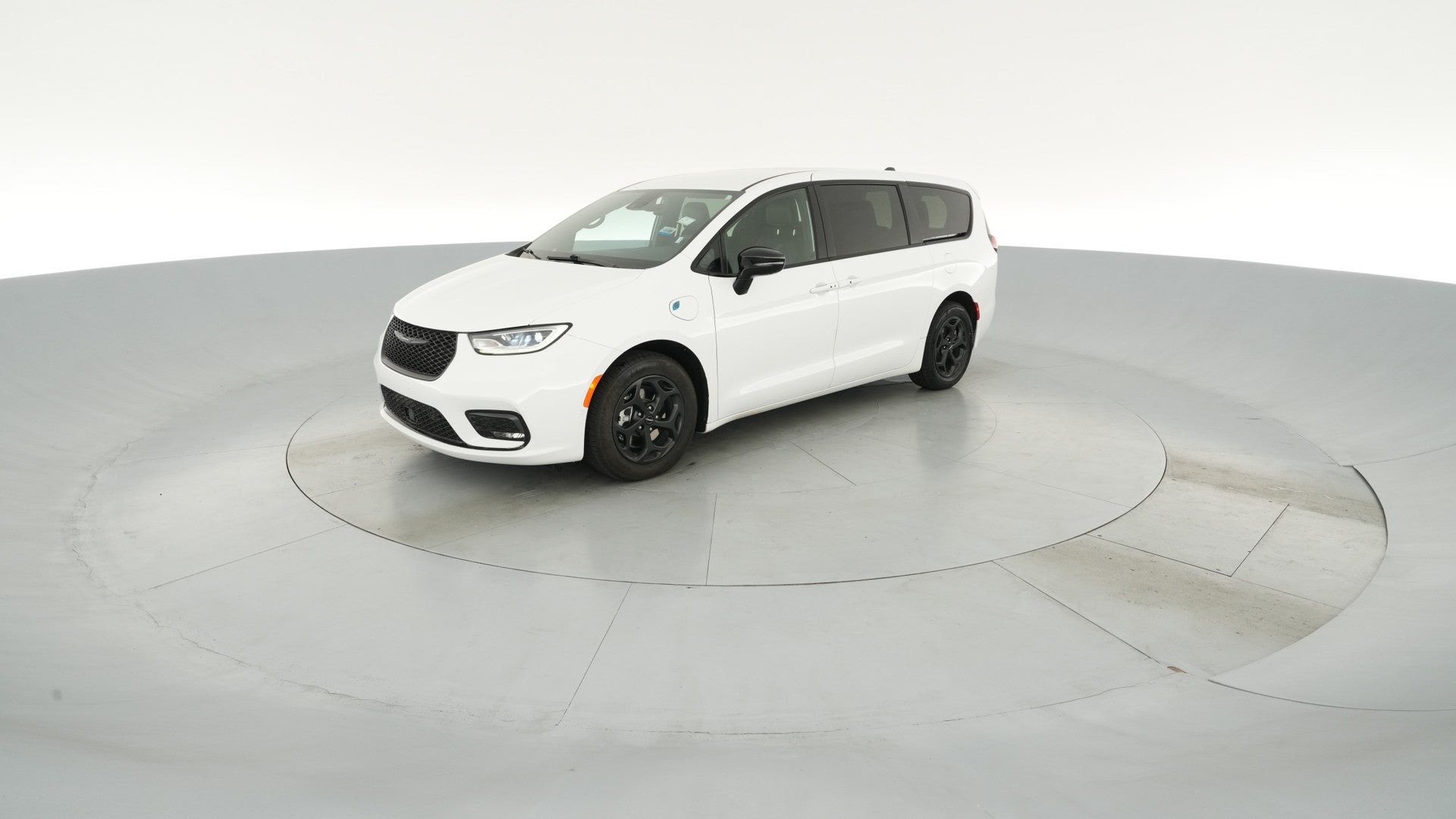 2024 Chrysler Pacifica Hybrid vehicle photo