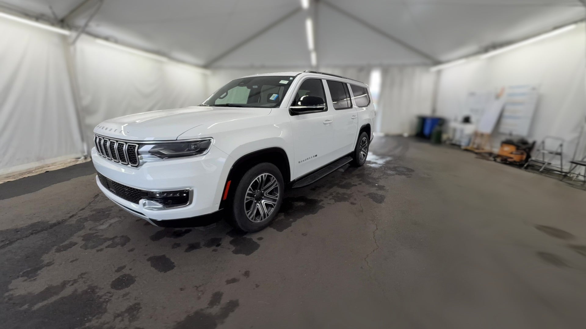 2023 Jeep Wagoneer L vehicle photo