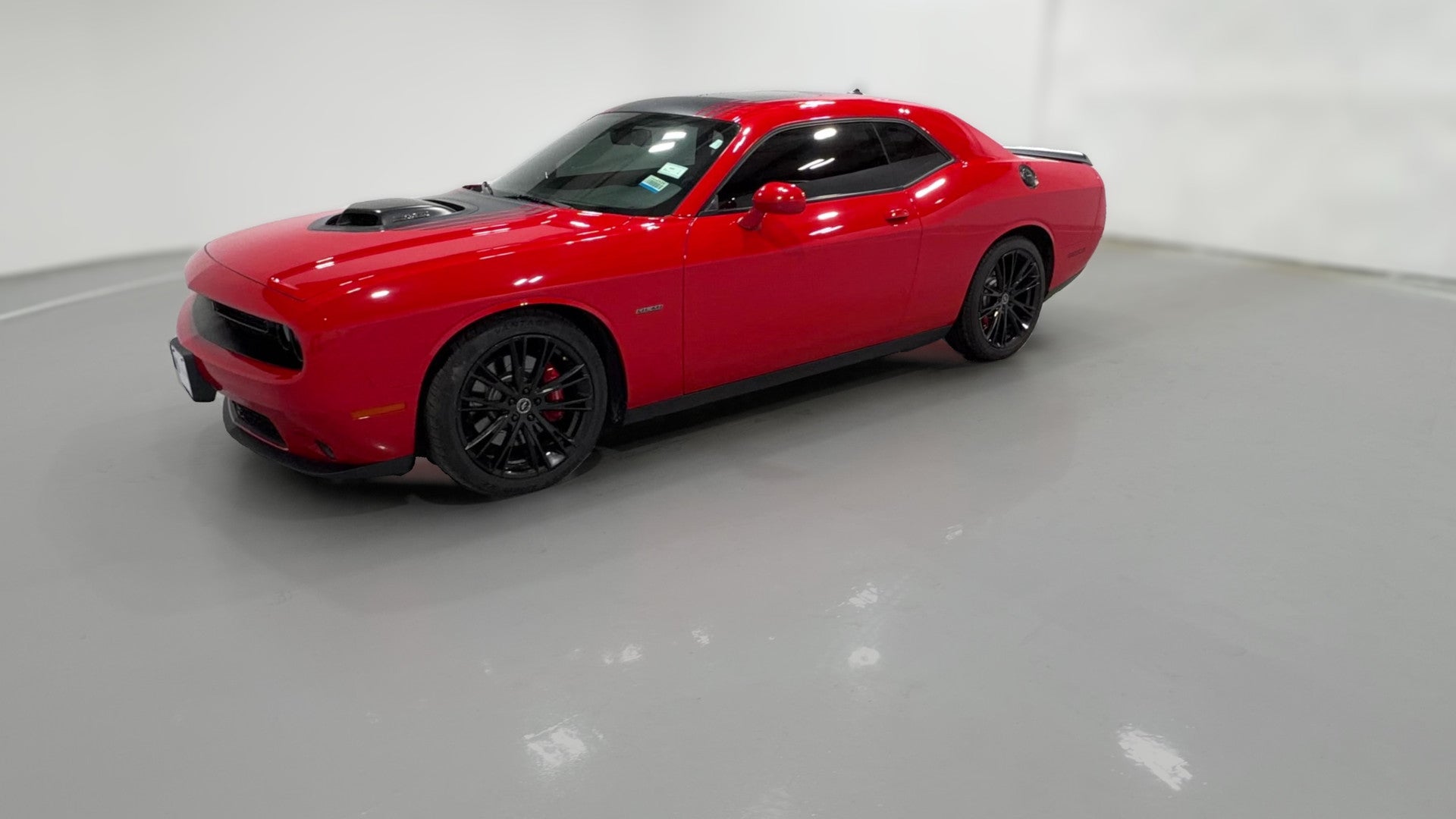 2018 Dodge Challenger vehicle photo