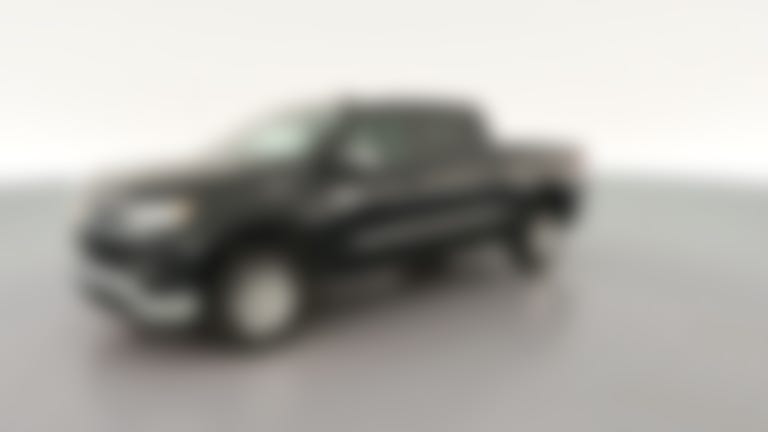 2025 Chevrolet Silverado 1500 Crew Cab vehicle photo
