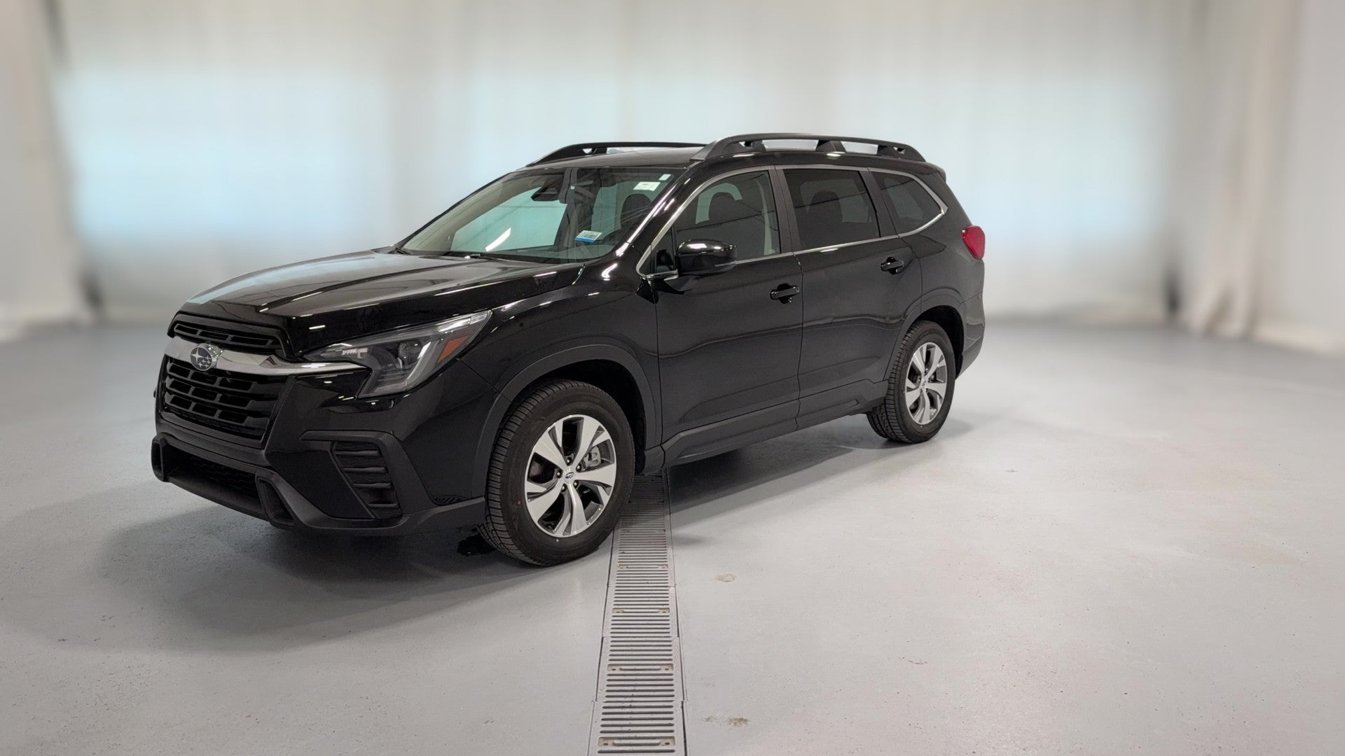 2024 Subaru Ascent vehicle photo