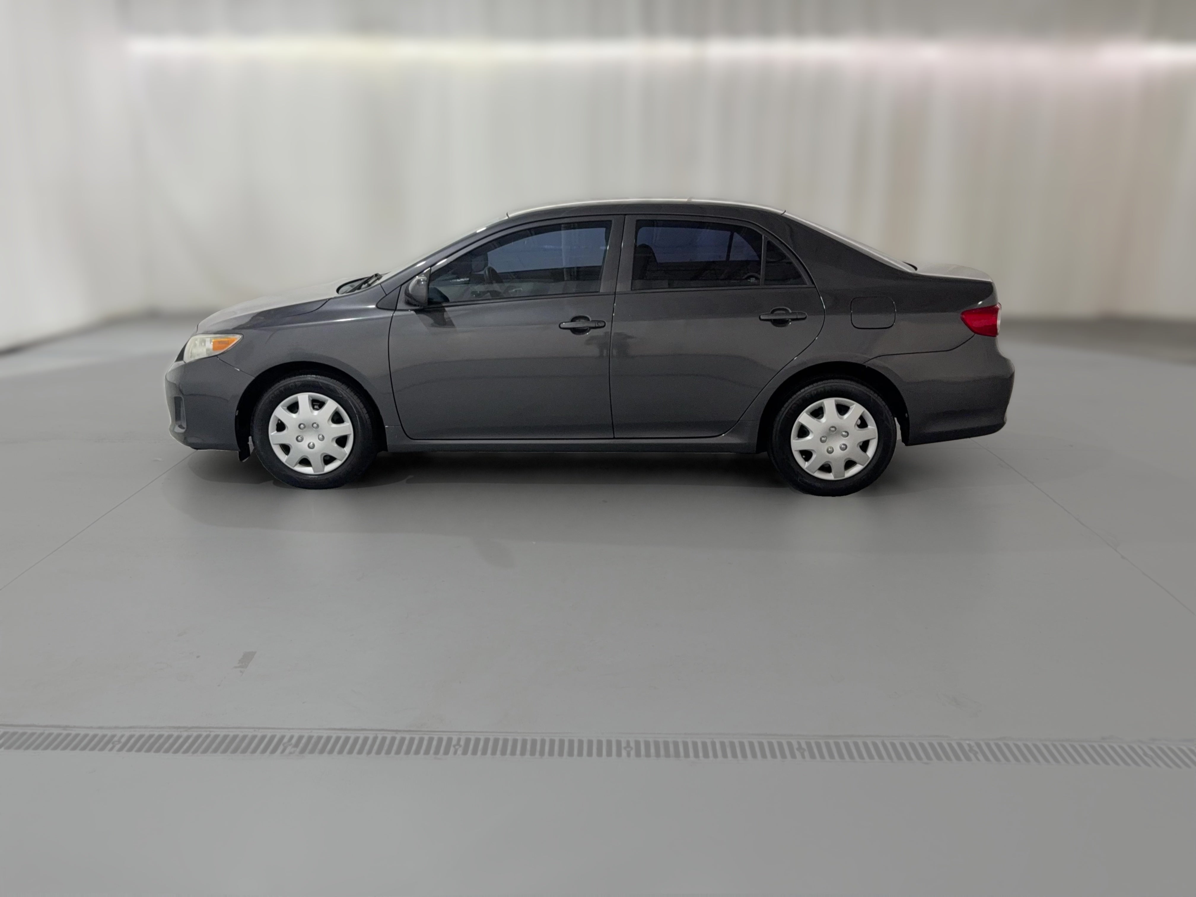 2013 Toyota Corolla L - Photo 19