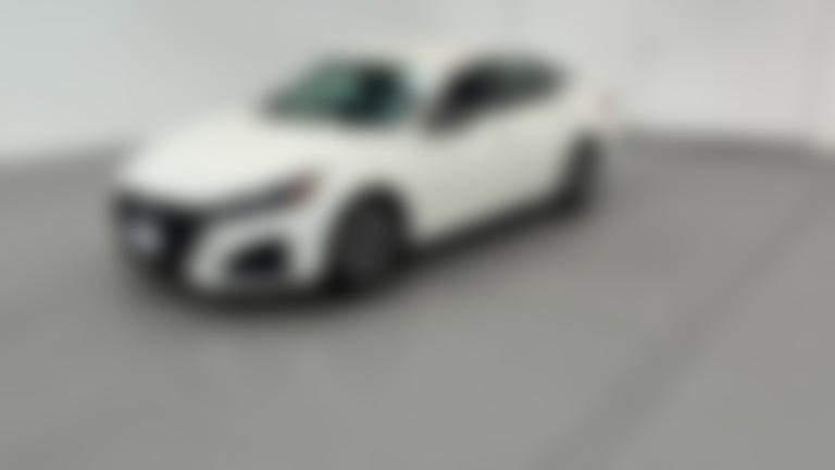 2025 Nissan Altima vehicle photo