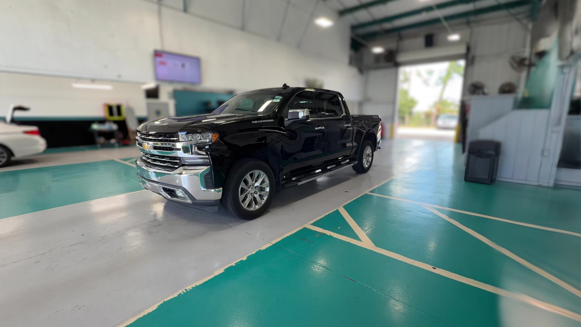 2019 Chevrolet Silverado 1500 Crew Cab vehicle photo