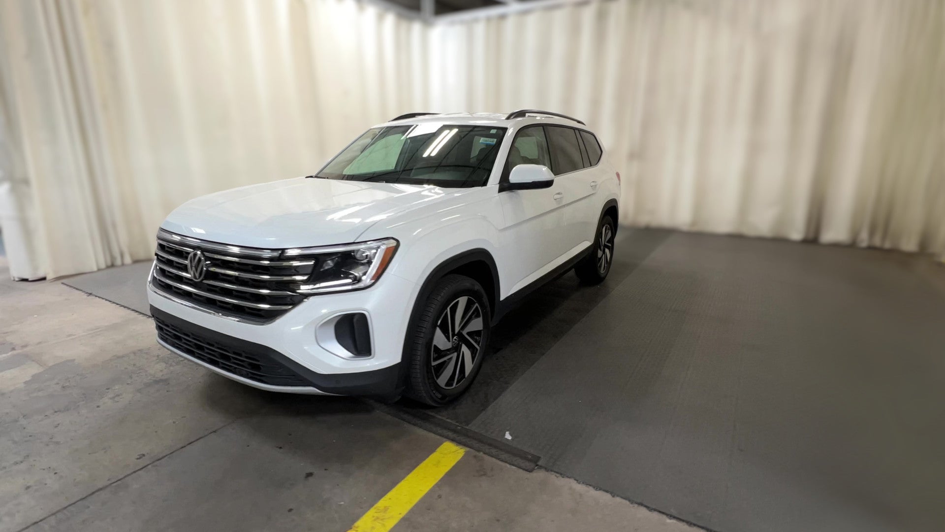 2026 Volkswagen Atlas vehicle photo