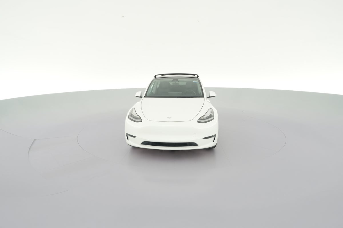 2021 Tesla Model Y Long Range All-Wheel Drive in White — 360° view 1
