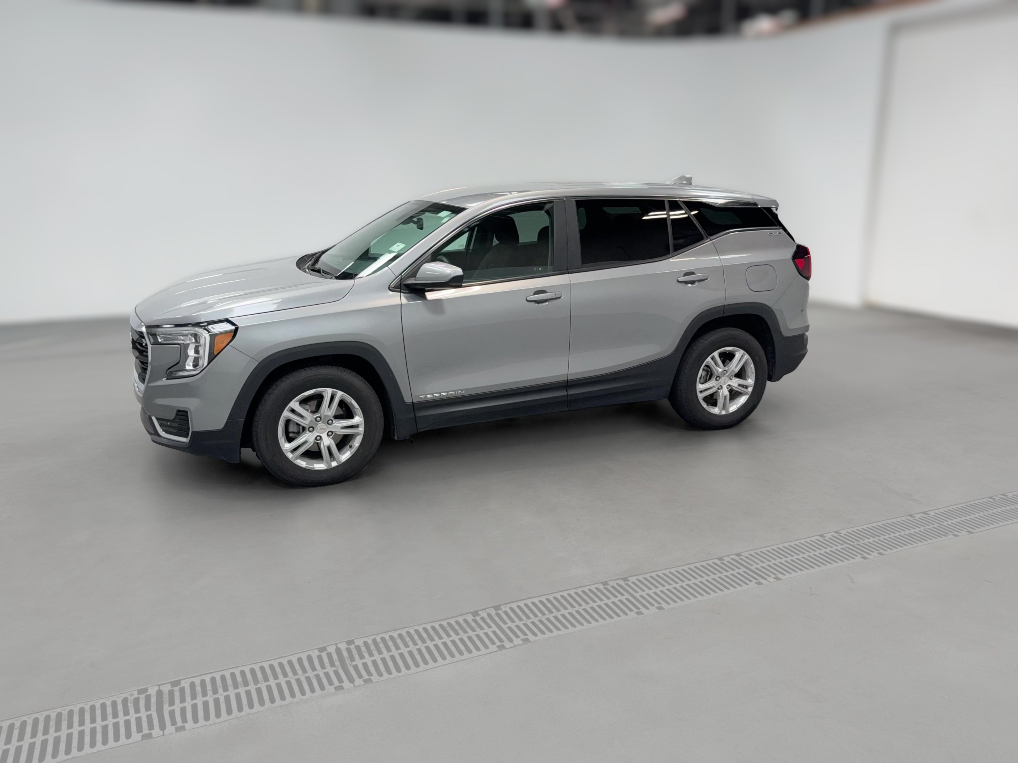 2024 GMC Terrain SLE - Photo 25