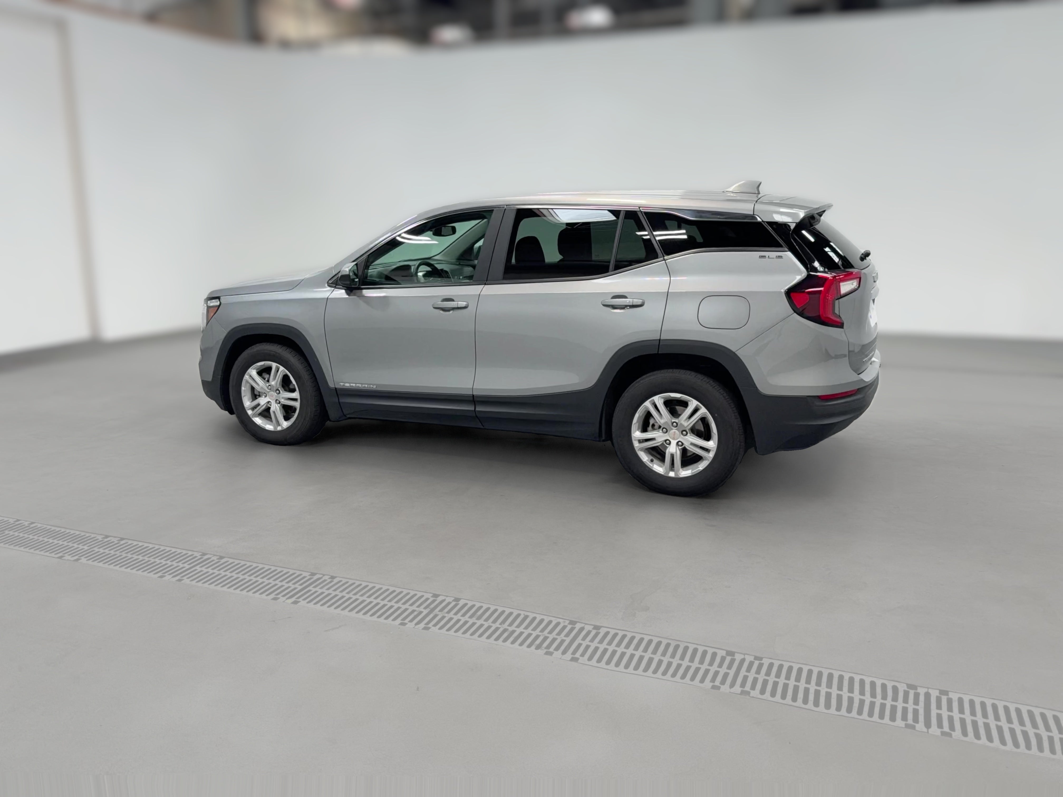 2024 GMC Terrain SLE - Photo 27