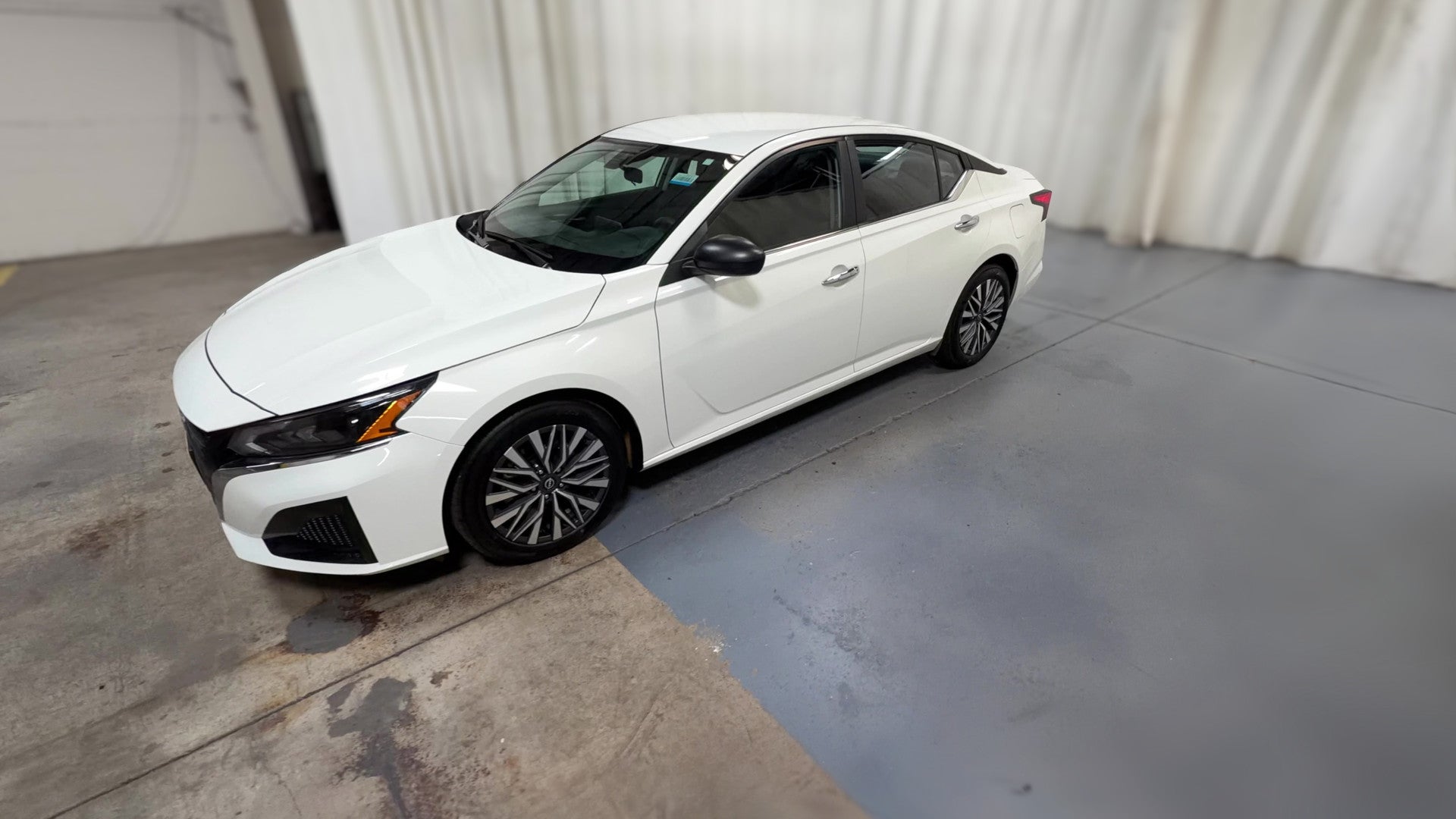 2025 Nissan Altima vehicle photo