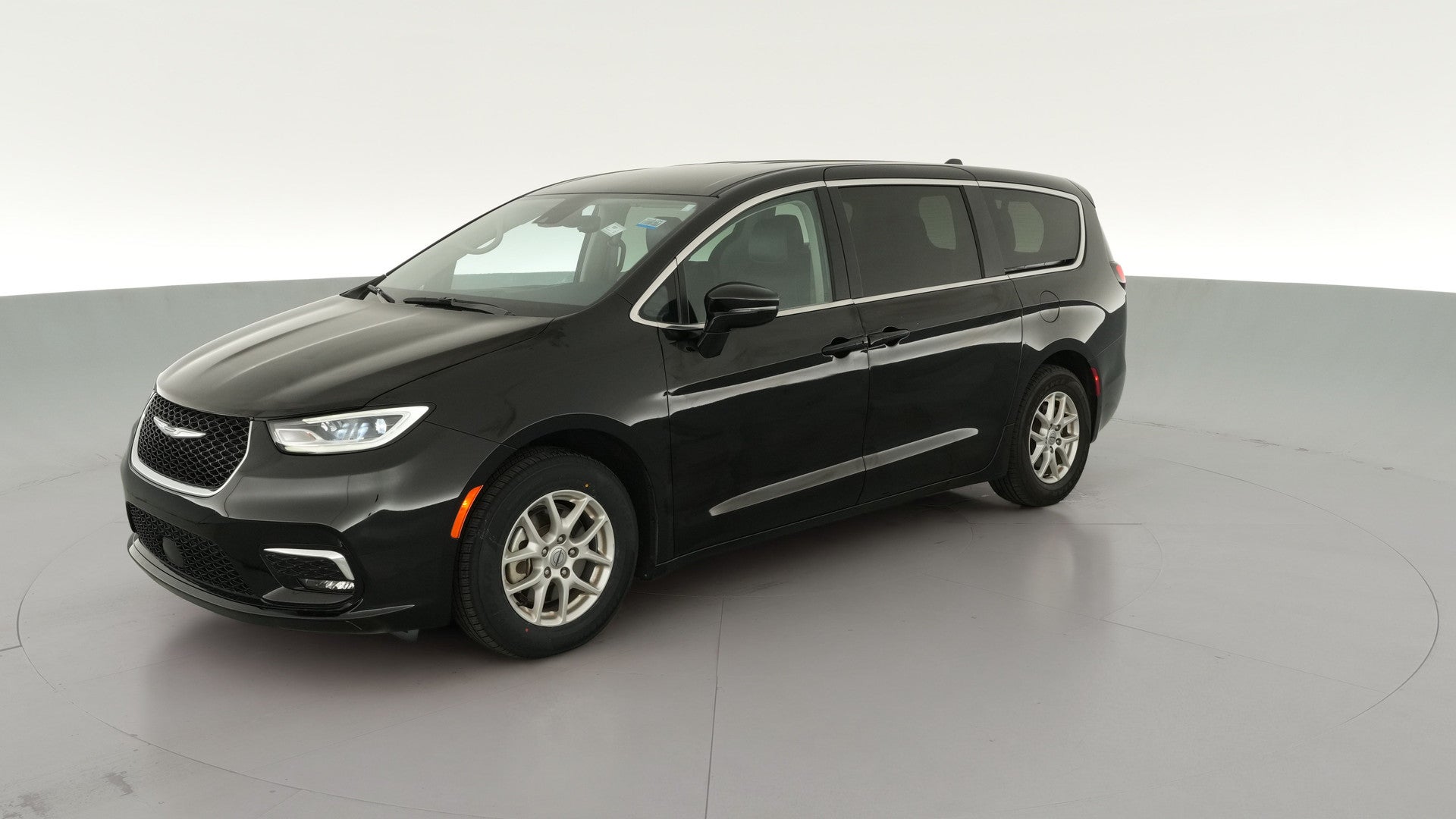 2024 Chrysler Pacifica vehicle photo