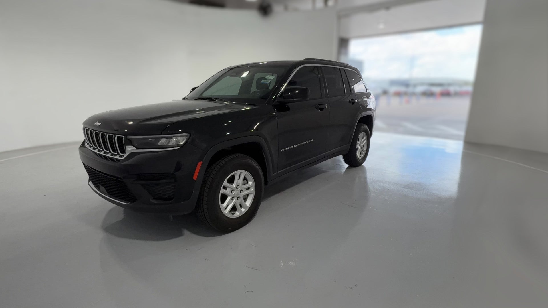 2024 Jeep Grand Cherokee vehicle photo