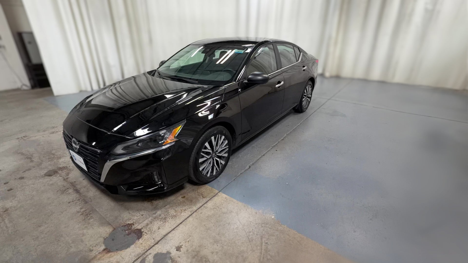 2025 Nissan Altima vehicle photo