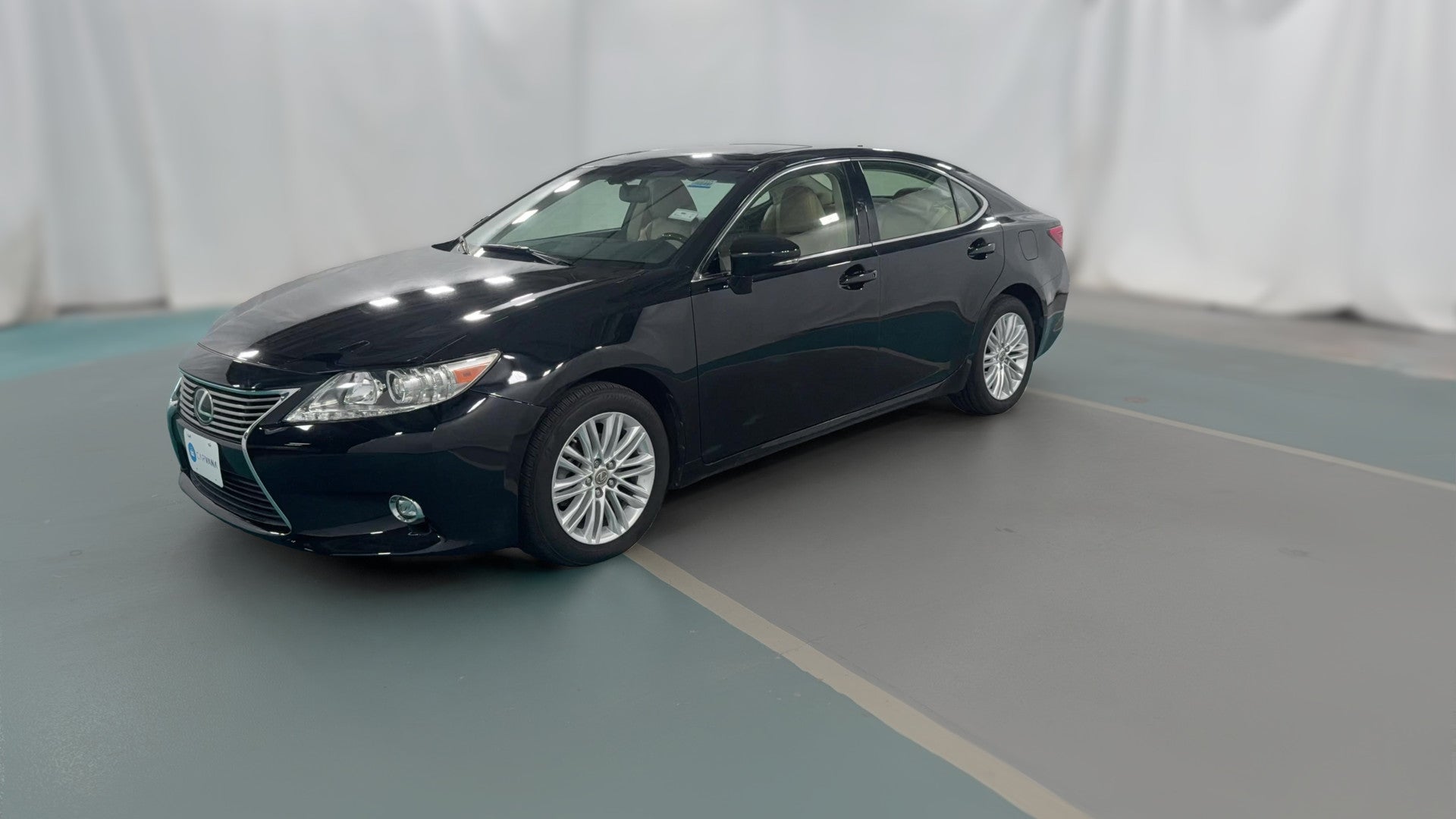2014 Lexus ES vehicle photo