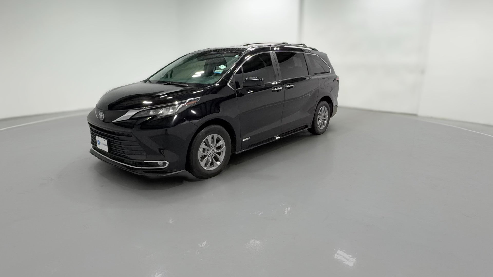 2021 Toyota Sienna vehicle photo