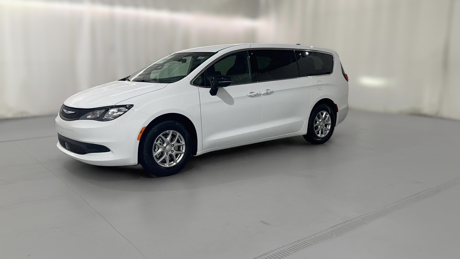 2027 Chrysler Pacifica vehicle photo