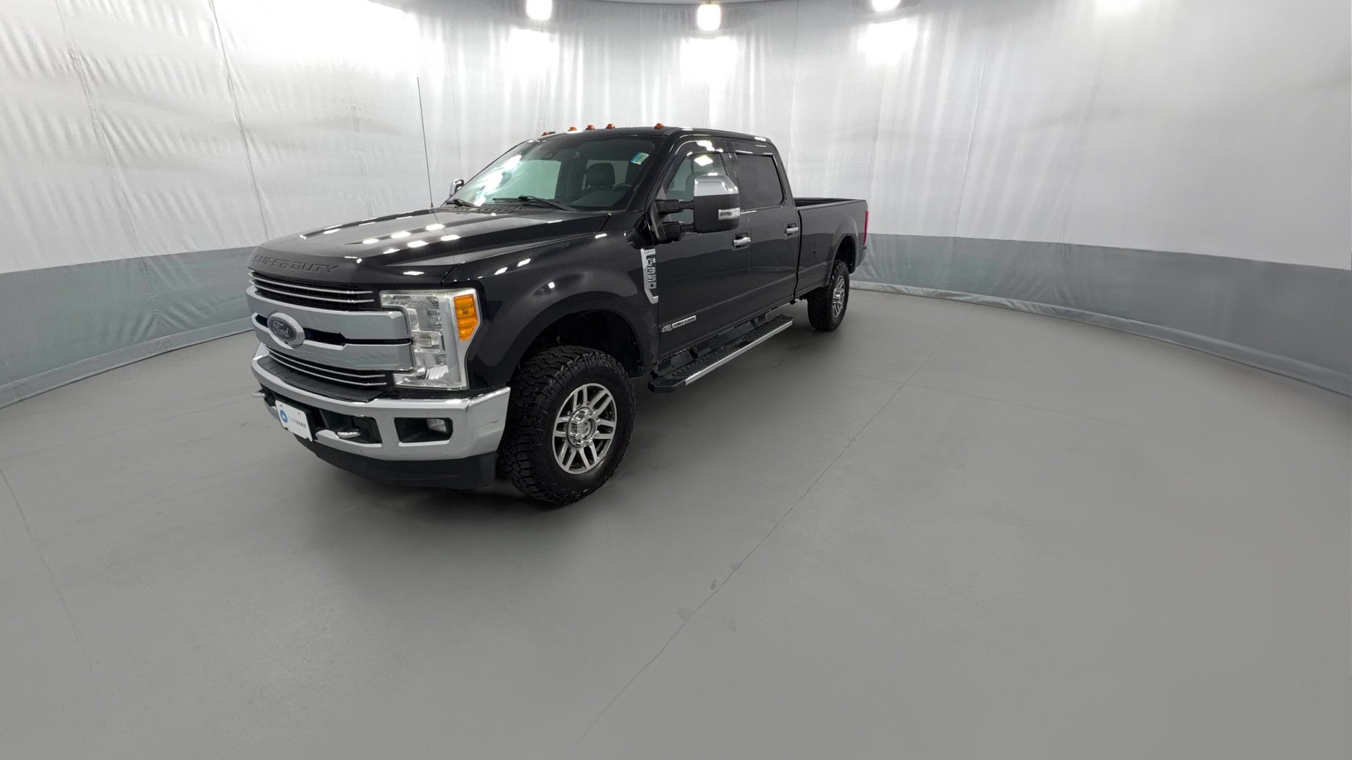 2017 Ford F350 Super Duty Crew Cab vehicle photo