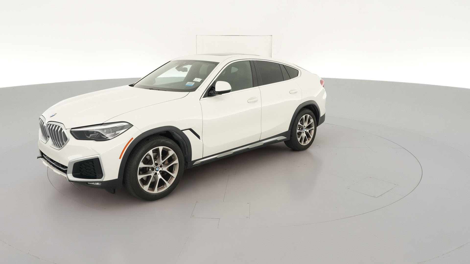 2021 BMW X6 vehicle photo