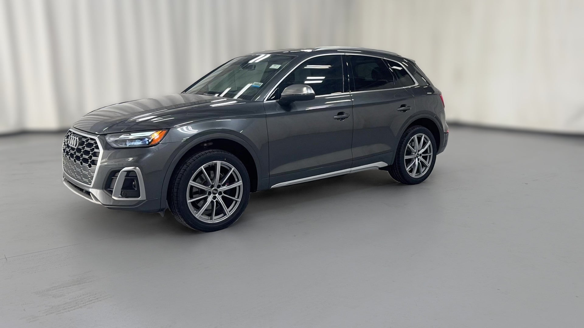 2022 Audi SQ5 vehicle photo