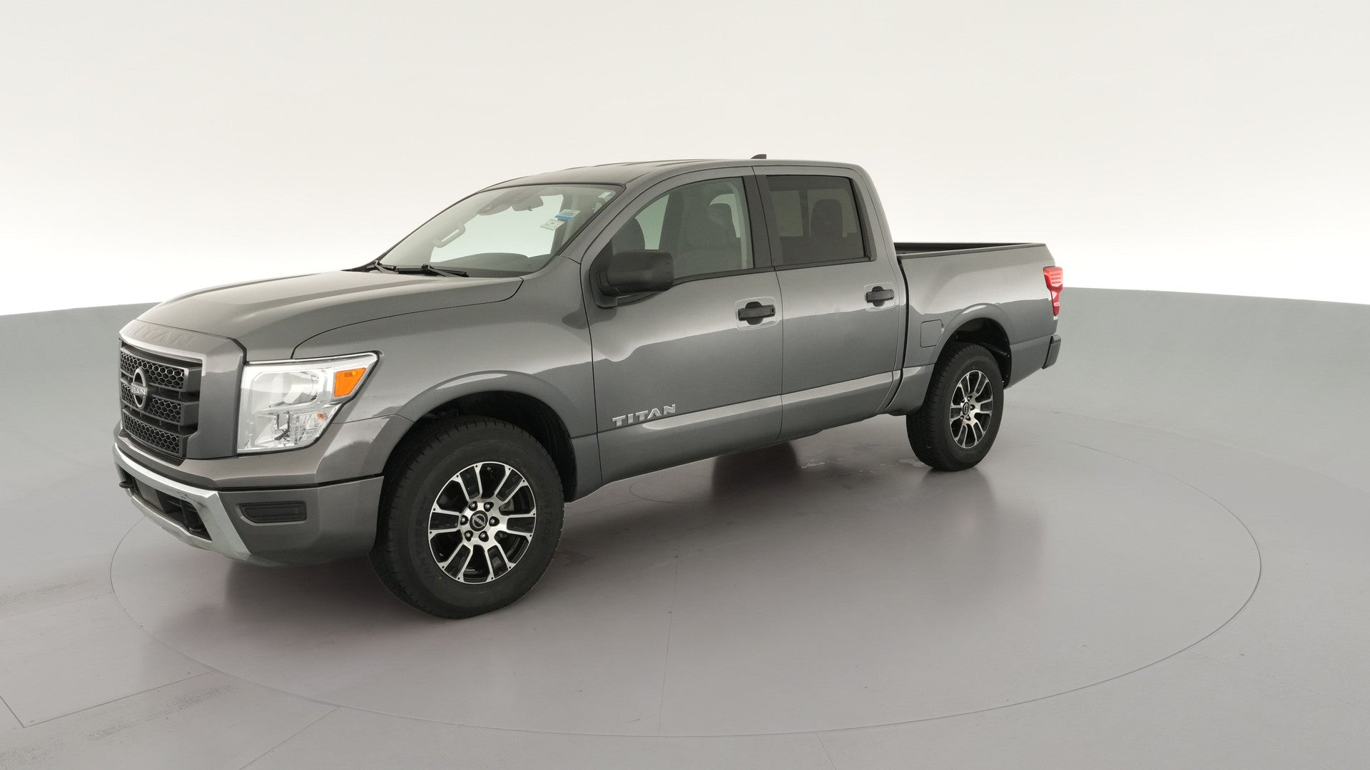 2023 Nissan Titan Crew Cab vehicle photo